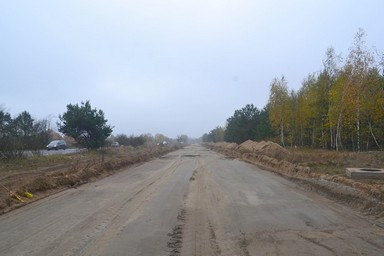 Fragment ul. Fortecznej przebiegający równolegle do ul. Grudziądzkiej.  Widok od strony skrzyżowania z ul. Strobanda w kierunku południowym.