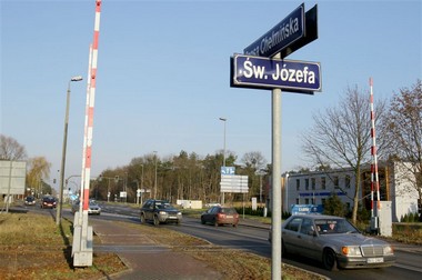 Ul. Szosa Chełmińska w pobliżu skrzyżowania z ul. Polną. Przebudowa ruszyła na przełomie marca i kwietnia. 