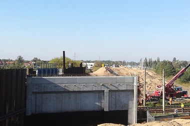 Budowa wiaduktów nad torami kolejowymi – na zdjęciu wiadukt północny